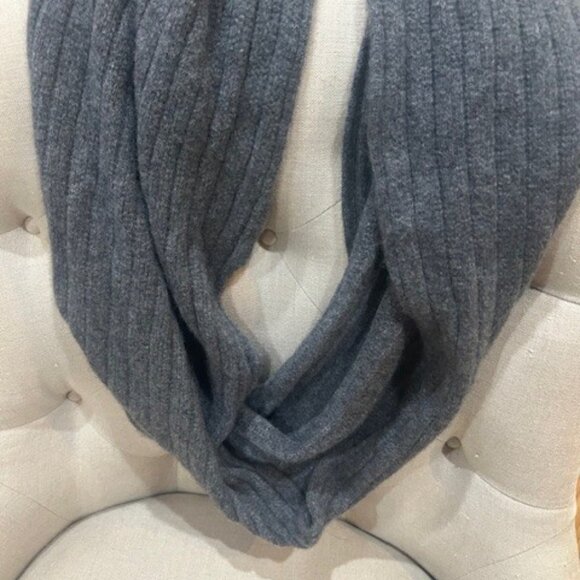 The Halogen 100% Cashmere Infinity Scarf in Gray - Picture 1 of 4